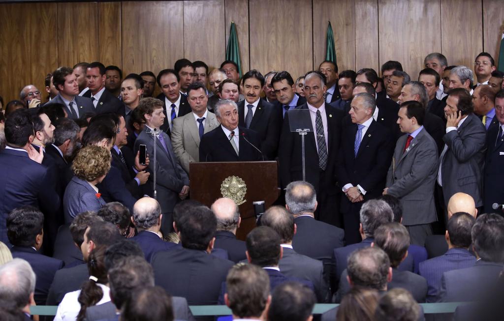 Temer no dia da posse dos novos ministros: dois já deixaram os cargos. | Valter Campanato/Agência Brasil