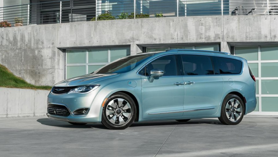 Chrysler Pacifica será equipada com tecnologia de direção autônoma do Google | Divulgação/Fiat Chrysler