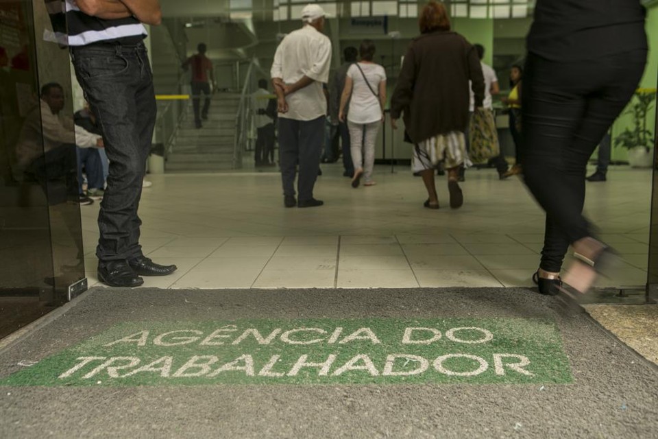 Com mais de 6 mil vagas fechadas, Curitiba lidera o ranking das cidades que mais dispensaram funcionários | Marcelo Andrade/Gazeta do Povo