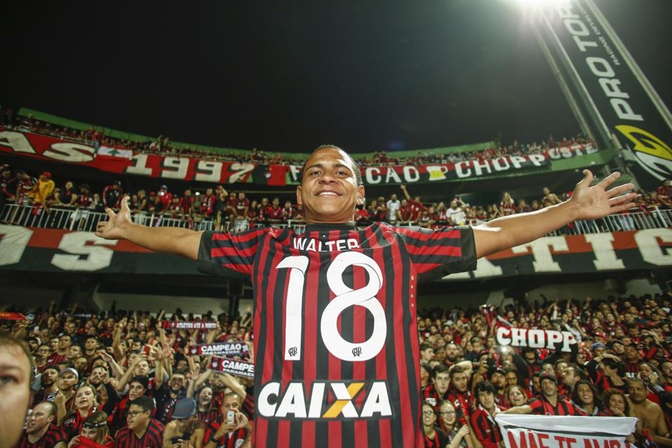 Walter foi um dos mais entusiasmados na comemoração do título. | Marcelo Andrade/Gazeta do Povo