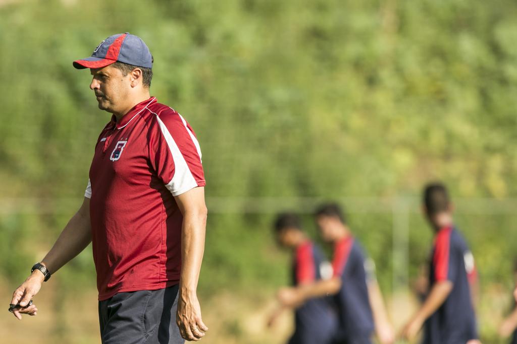 Para o técnico Claudinei Oliveira, queda diante da Chapecoense pode tirar o ânimo do torcedor. | Marcelo Andrade/Gazeta do Povo