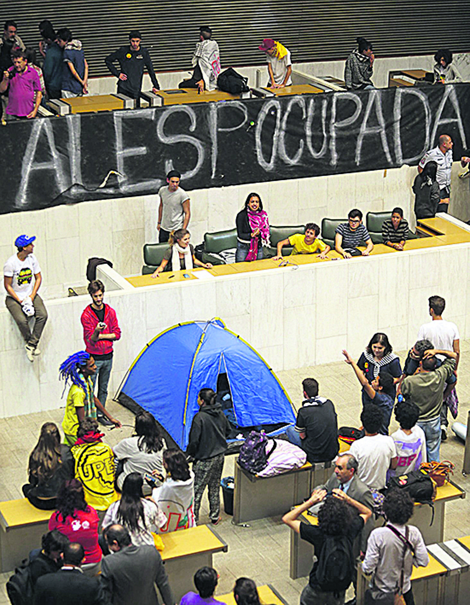 Alunos acampam na Alesp. | J.F.Diorio/Estadão Conteúdo