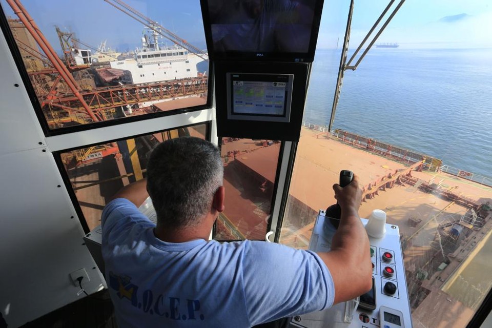 Dados do FMI mostram que o Brasil representa cerca de 3% do PIB Global (2015) e apenas 1,2% do comércio internacional (2014), o que diagnostica uma economia fechada | Arnaldo Alves/ANPr