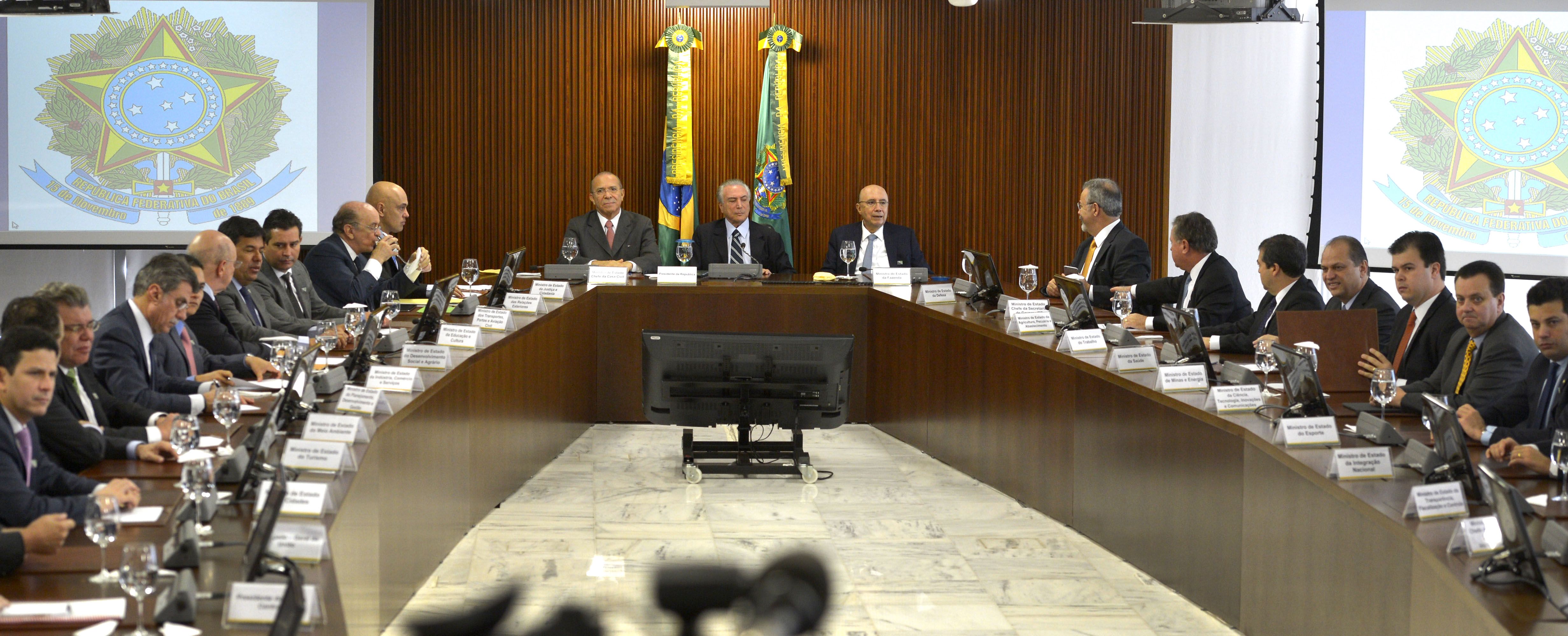 Primeira reunião ministerial do novo governo: só há homens na Esplanada. | José Cruz/Agência Brasil