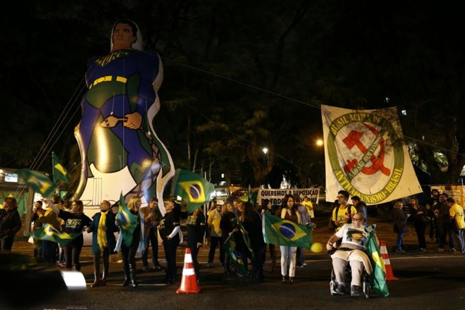 Manifestação a favor do impeachment de Dilma Rousseff em Curitiba. | Gazeta do Povo