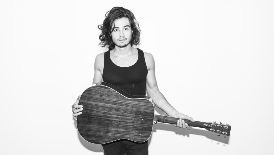 O compositor trabalha o disco “Troco Likes” | Rafael Trindade/Divulgação