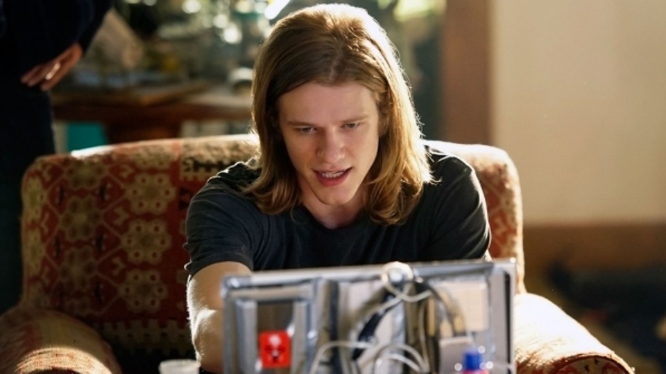 Lucas Till: famoso pelo papel de Destrutor em X-Men, agora viverá MacGyver | Divulgação/CBS