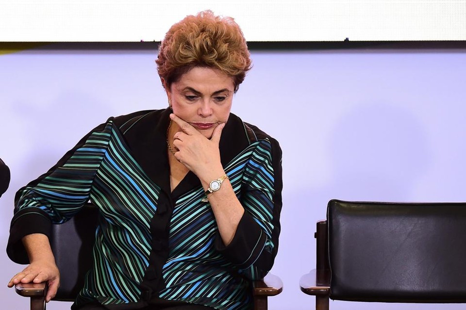 Presidente Dilma Rousseff não tem votos suficientes para barrar impeachment no Senado. | Andressa Anholete/AFP