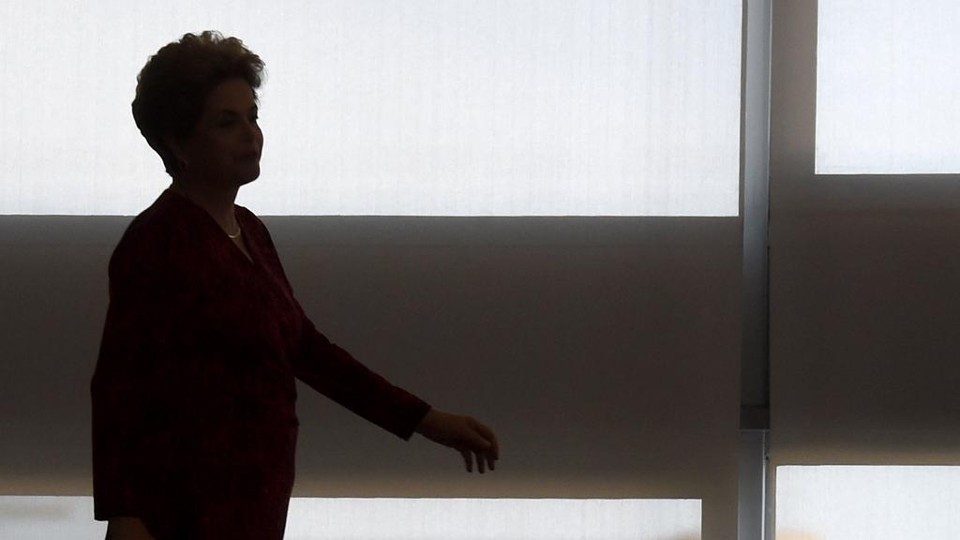 Presidente Dilma Rousseff ficará afastada do cargo por 180 dias antes do julgamento do impeachment novamente no Senado. | Evaristo Sá/AFP