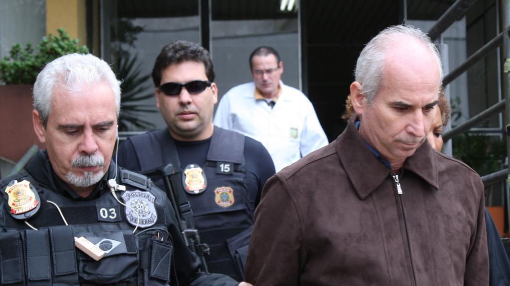 Empresário Humberto do Amaral Carrilho se entregou ontem à Polícia Federal e teve a prisão temporária revogada hoje (27) pelo juiz Sergio Moro | Aniele Nascimento/Gazeta do Povo
