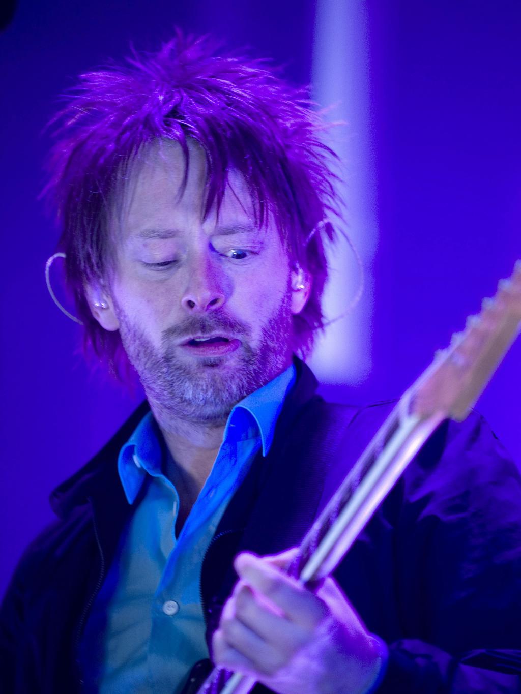 O vocalista Thom Yorke durante uma performance do grupo em 2008. | AFP
