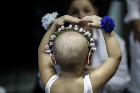 Meninas em tratamento contra o câncer fazem apresentação de balé no HC | Jonathan Campos/Gazeta do Povo