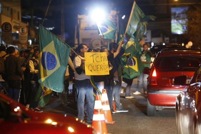 Manifestação a favor do impeachment de Dilma Rousseff em Curitiba. | Hugo HaradaGazeta do Povo