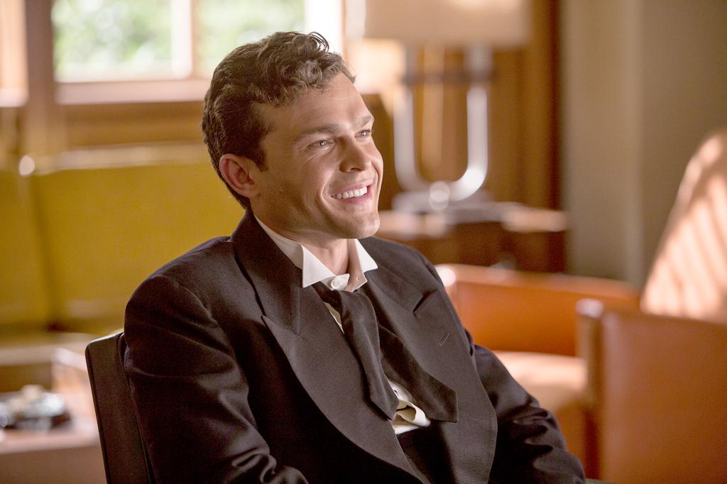 Alden Ehrenreich em “Hail, Caesar!”: papel secundário em filme de pouco sucesso em bilheteria cacifou o novo Han Solo. | Alison Rosa/Universal Pictures