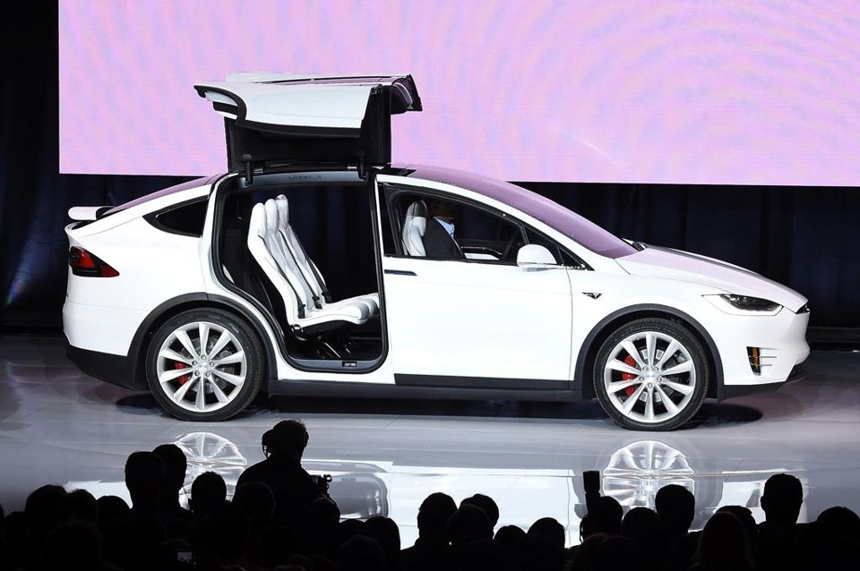Modelo X, da Tesla: fabricante vendeu 2,6 mil unidades do veículo no primeiro trimestre | SUSANA BATES/AFP