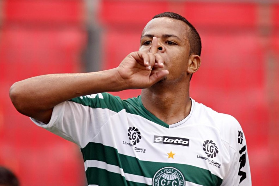 Bill fez dois gols na vitória do Coxa por 3 a 0 na Arena em 2011. | ALBARI ROSA/Gazeta do Povo