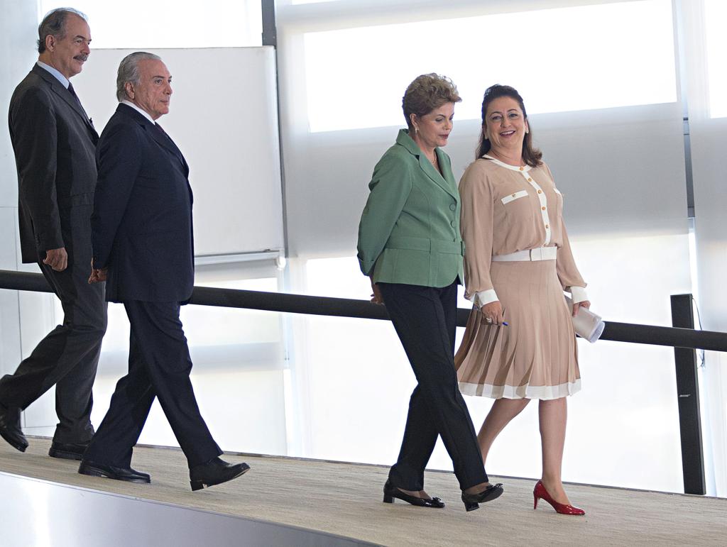 Ministra Kátia Abreu iria passar ao prédio do Mapa antes de se encontrar com a presidente Dilma Rousseff para anunciar o Plano Safra | Ed Ferreira/Folhapress