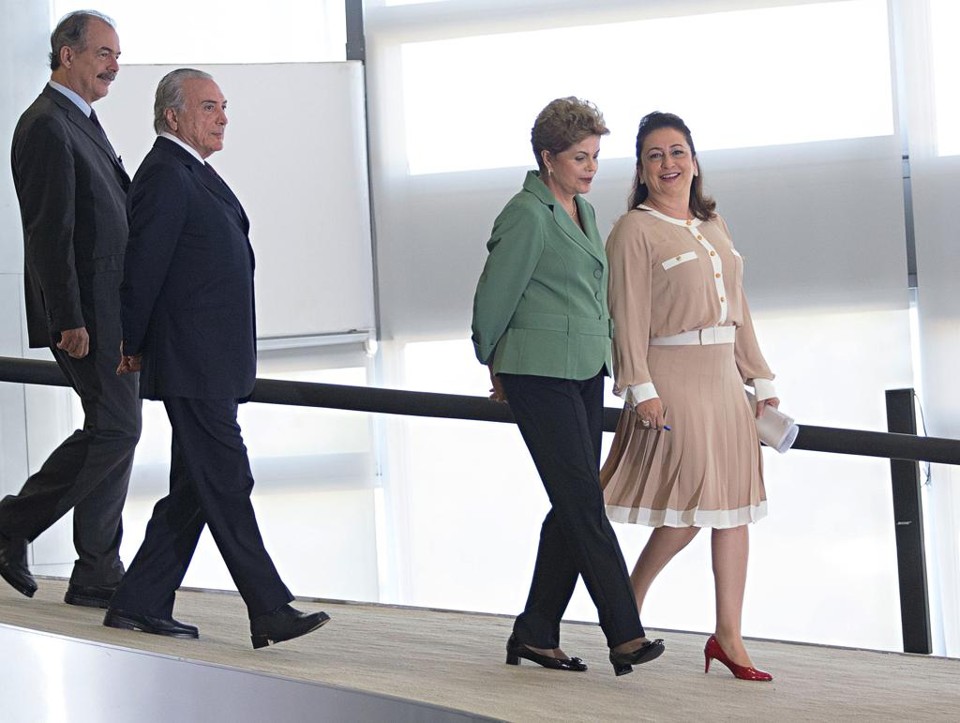 Ministra Kátia Abreu iria passar ao prédio do Mapa antes de se encontrar com a presidente Dilma Rousseff para anunciar o Plano Safra | Ed Ferreira/Folhapress