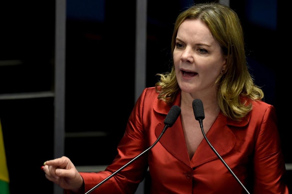 Gleisi frisou que “impeachment não é para discutir um governo. Isso deve ocorrer a cada quatro anos. “ | EVARISTO SA/AFP