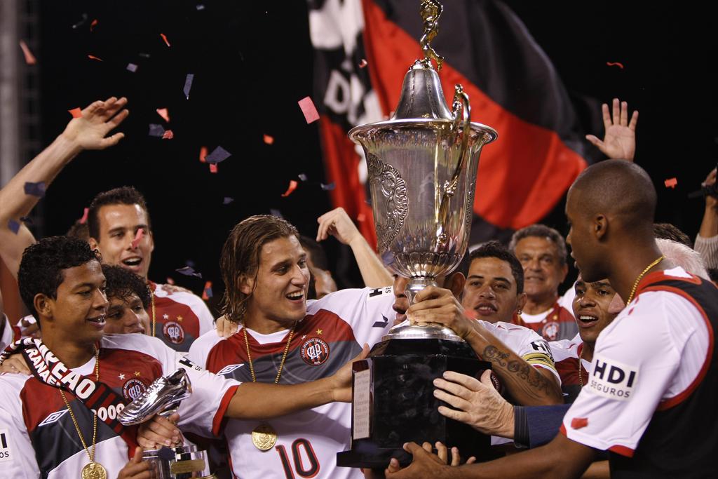 Rafael Moura, com a camisa 10, foi protagonista no título do Atlético em 2009 | JONATHAN CAMPOS/Gazeta do Povo