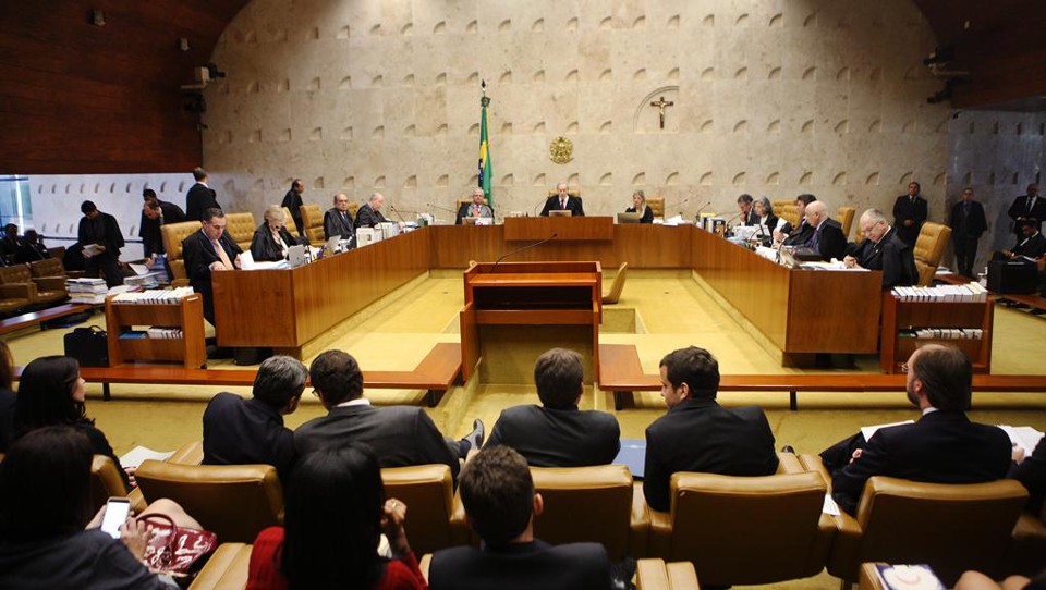 Plenário do STF confirma afastamento de Eduardo Cunha da Câmara Ministros do STF votaram favoravelmente para manter a liminar que afasta Eduardo Cunha da Câmara. | Rosinei Coutinho/SCO/STF