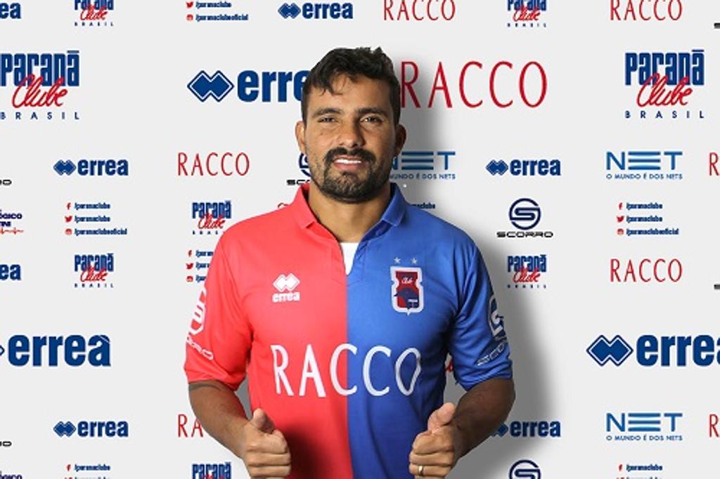 Leandro Silva pode atuar na lateral-direita. | Divulgação/Paraná Clube