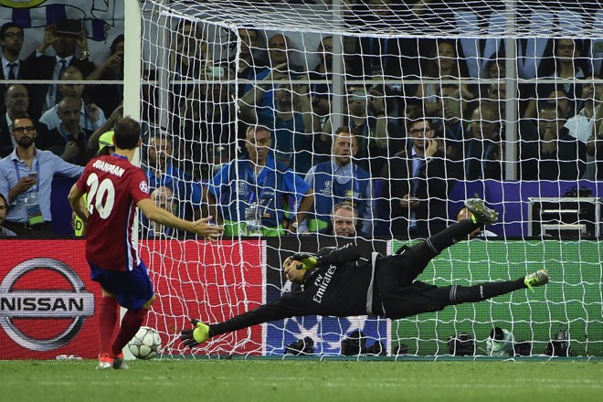 Juanfran foi o único que errou nas penalidades | OLIVIER MORIN/AFP