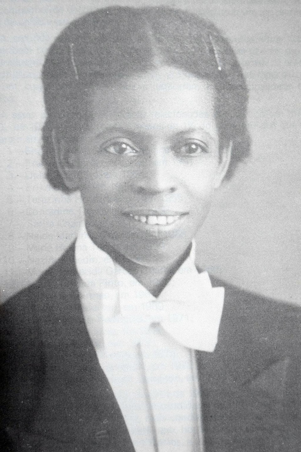 Retrato de Enedina Alves Marques, a primeira mulher engenheira do Brasil, que trabalhou no conjunto de edificações do Centro Cívico de Curitiba. Imagem é do acervo do historiador Sandro Luis Fernandes. | Henri Milleo/ReproduçãoI/
Gazeta do Povo