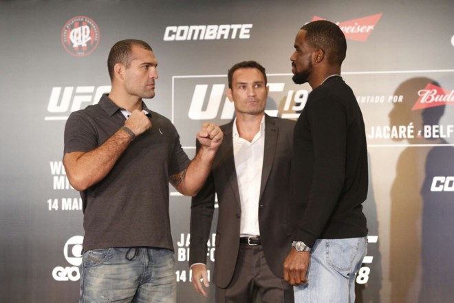 Mauricio “Shogun” Rua e Corey “Beastin 25/8” Anderson. | 