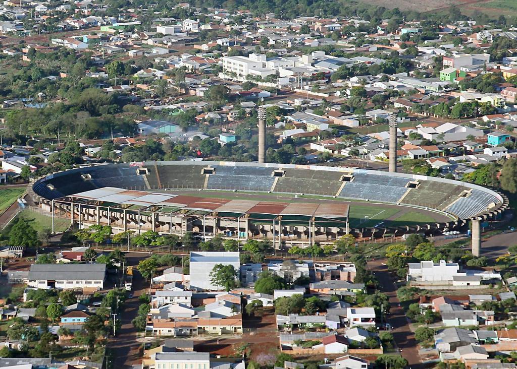 Estádio Olímpico Regional, em Cascavel. R$ 7,7 milhões para ser um dos centros de treinamento no Mundial, o que nunca ocorreu. | Vanderlei Faria/Portal do Município de Cascavel