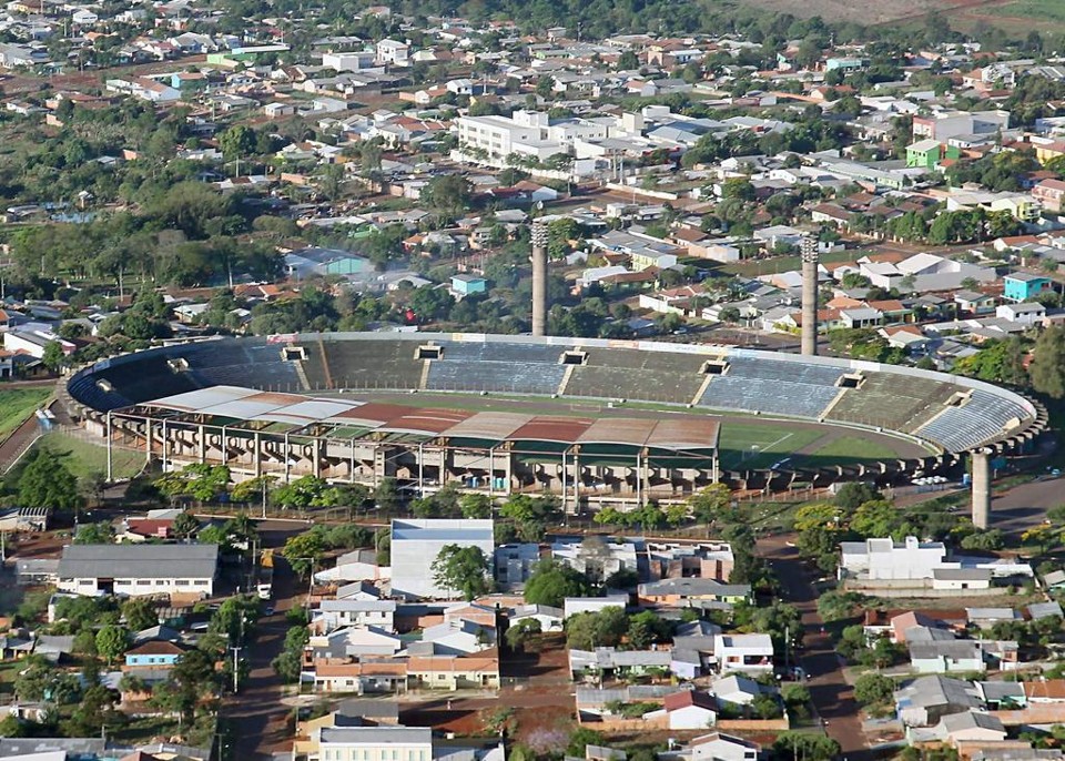 Estádio Olímpico Regional, em Cascavel. R$ 7,7 milhões para ser um dos centros de treinamento no Mundial, o que nunca ocorreu. | Vanderlei Faria/Portal do Município de Cascavel