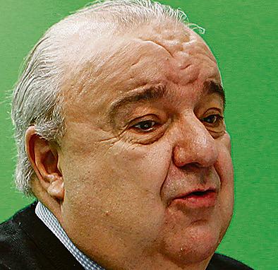 Greca criticou Ducci na eleição de 2012 por colocar “asfalto de glacê” na cidade, numa referência ao pavimento de má qualidade, que se esfarelava. | Antônio More/Gazeta do Povo