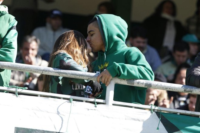 Casais comemoram o Dia dos Namorados no Couto Pereira em jogo do Coritiba contra o Sport. | Antônio More Gazeta do Povo