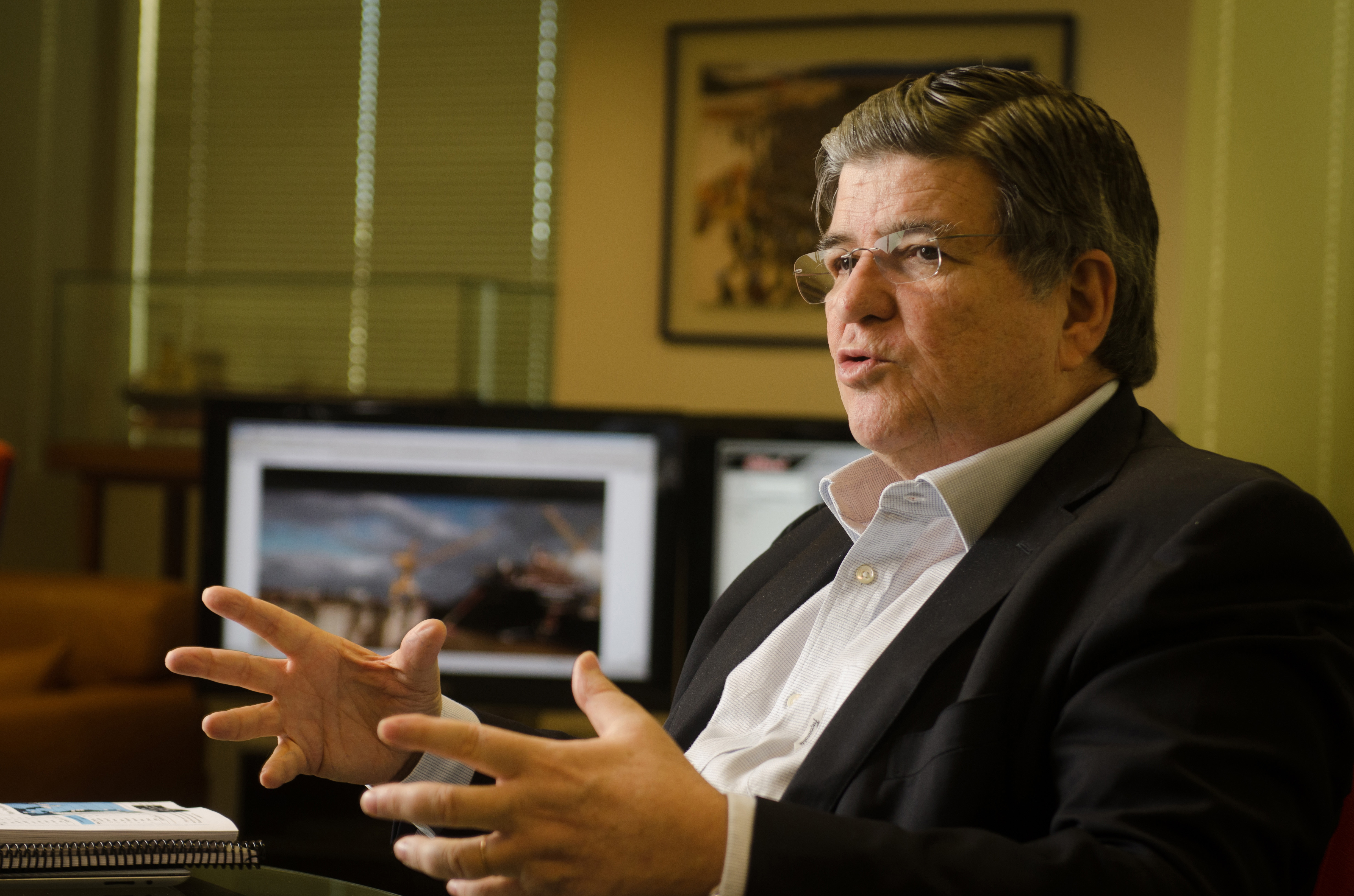 Sérgio Machado: técnica é “enganar” o interlocutor com dois celulares. | Luciana Whitaker/Valor/Folhapress