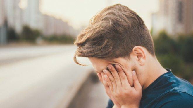 Pneu furado, prazos apertados ou mesmo uma fila são coisas que te estressam demais? Aprenda a superar isso