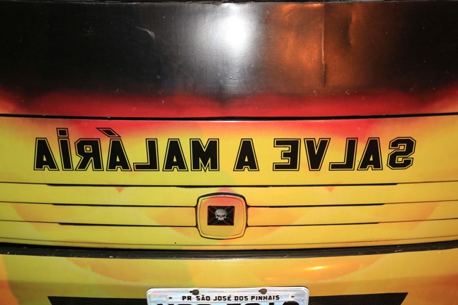 Sobre o pára-choque, o lema da banda. | Ivonaldo Alexandre/Gazeta do Povo