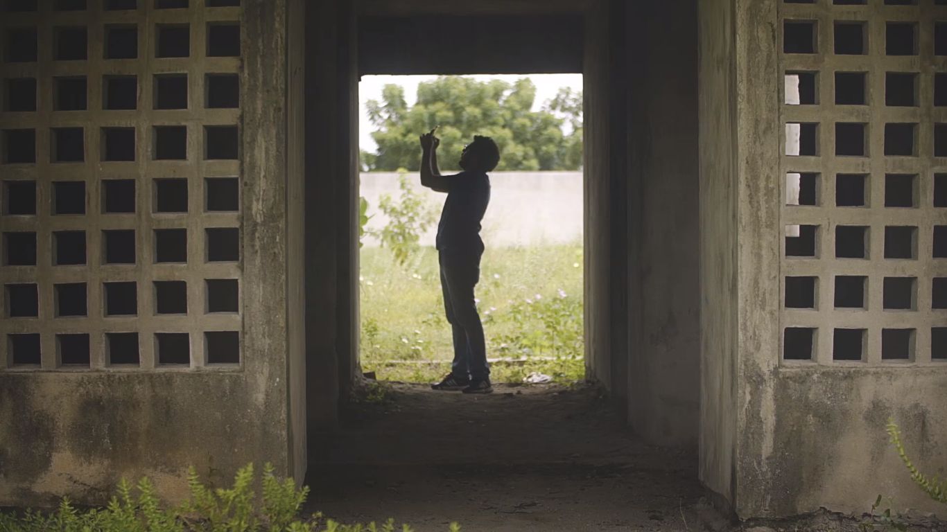 Obra de escola parada é fotografada | Divulgação/