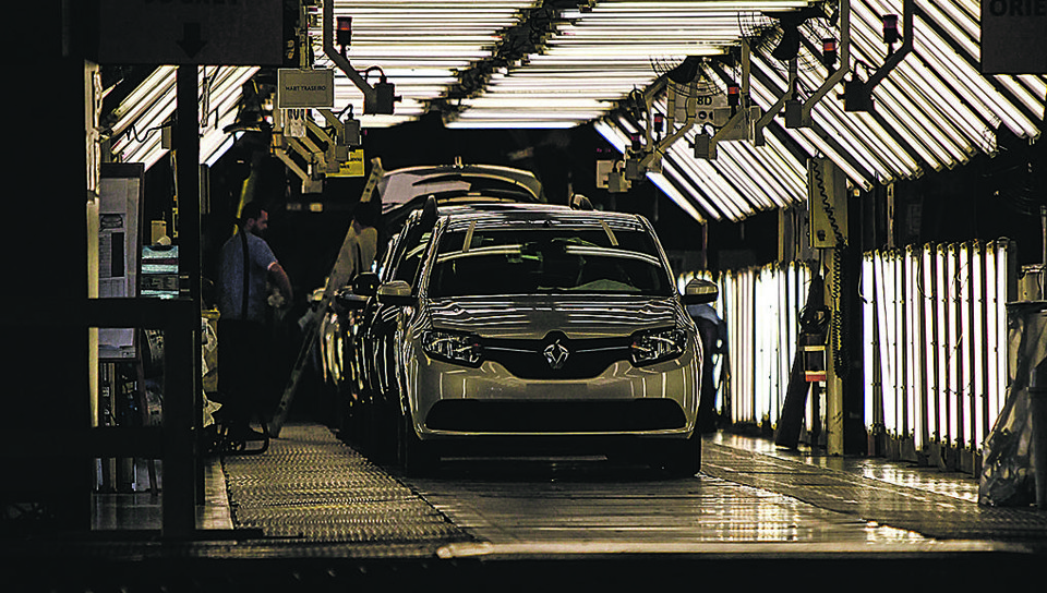 A Renault anunciou a contratação temporária de 550 trabalhadores para atender a uma encomenda de 8 mil veículos. | Jonathan Campos/Gazeta do Povo