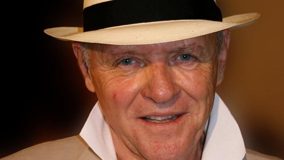 Anthony Hopkins vai se juntar ao exército de robôs de “Transformers” | Elena Torre/Wikimedia Commons