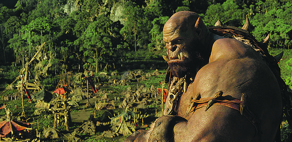 “Warcraft” resume, sem grandes explicações, conflito entre orcs e humanos. | Divulgação