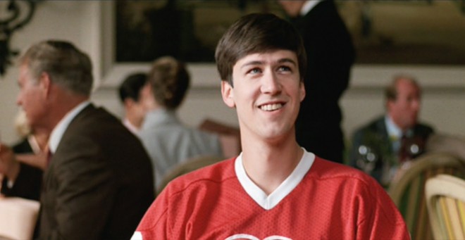 Alan Ruck, o Cameron FryeO amigo certinho de Ferris até fez alguns papéis ainda naquela década, como “Ninguém Segura Essa Garota” e “Doce Inocência”, mas o grosso de sua carreira é mesmo na TV. Depois que “Greek”, onde tinha papel fixo, foi cancelado, só tem feito participações. As mais recentes foram nas séries “O Exorcista” e “The Catch”. | Divulgação