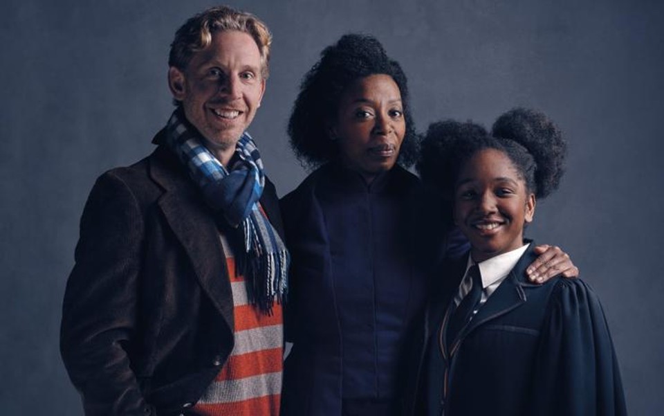 Família Granger-Weasley com Rony à esquerda, Hermione no centro e Rose (filha do casal) à direita | /Divulgação
