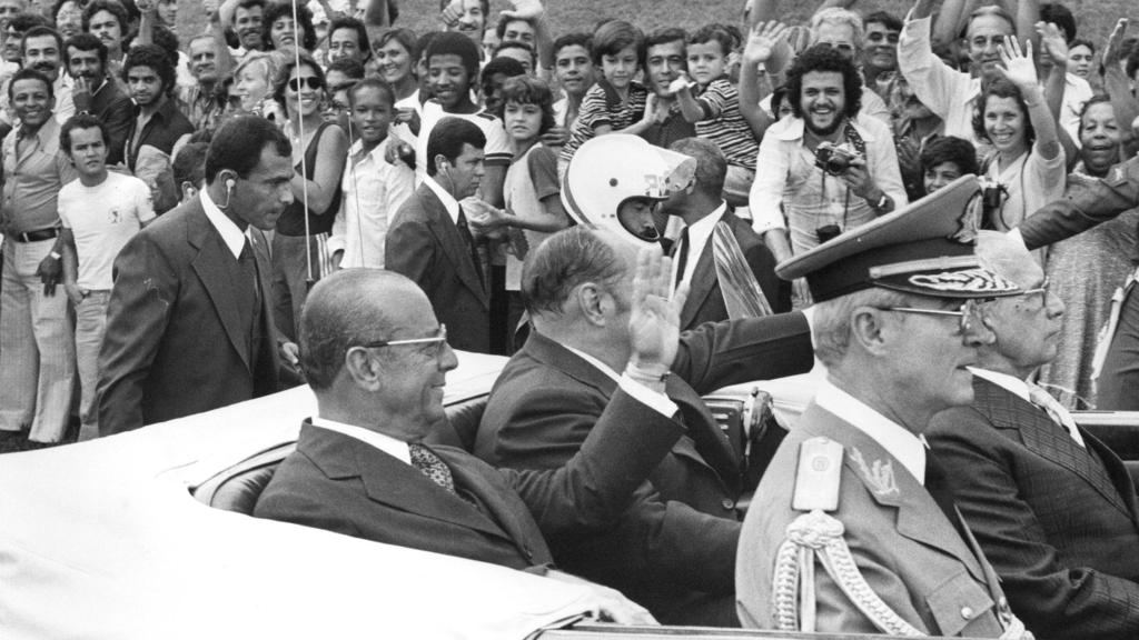 Figueiredo assumiu prometendo “prender e arrebentar” quem fosse contra a abertura. Não foi bem assim. | Arquivo/Agência Senado