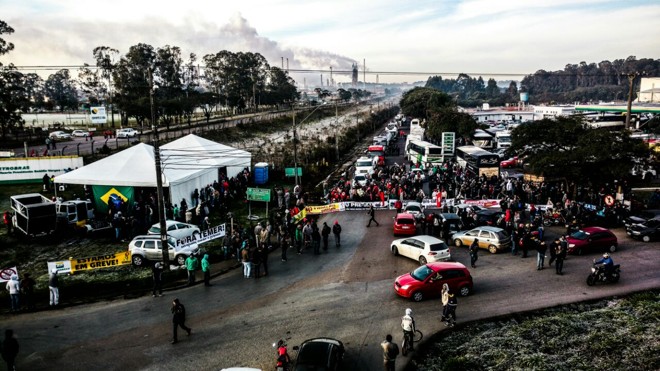 Manifestação na Repar. | Foto: Sindipetro