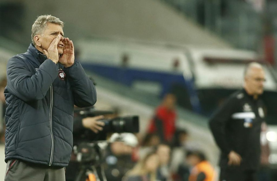 Treinador do Rubro-Negro considerou fundamental para a vitória o apoio da torcida. | Hugo Harada/Gazeta do Povo