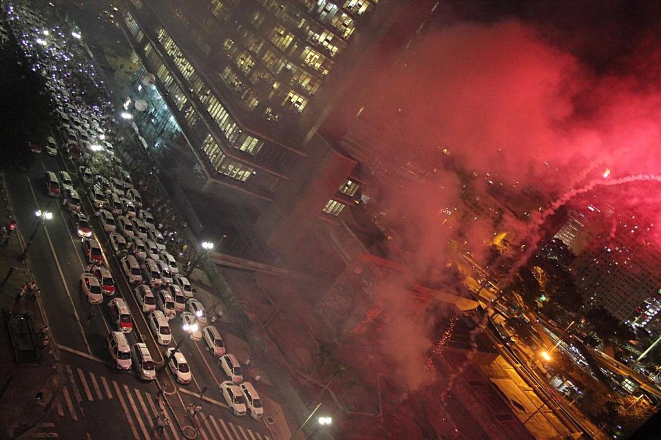 O prefeito Fernando Haddad tentou emplacar um projeto de lei na Câmara dos Vereadores, mas não conseguiu. Houve protestos (foto). Com isso, decidiu ele próprio regulamentar o serviço via decreto. | Foto: Fernanda Carvalho/Fotos Públicas