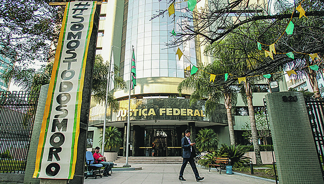 Fachada da Justiça Federal: processos ficaram nas mãos de Moro. | Daniel Castellano/Gazeta do Povo/ Arquivo
