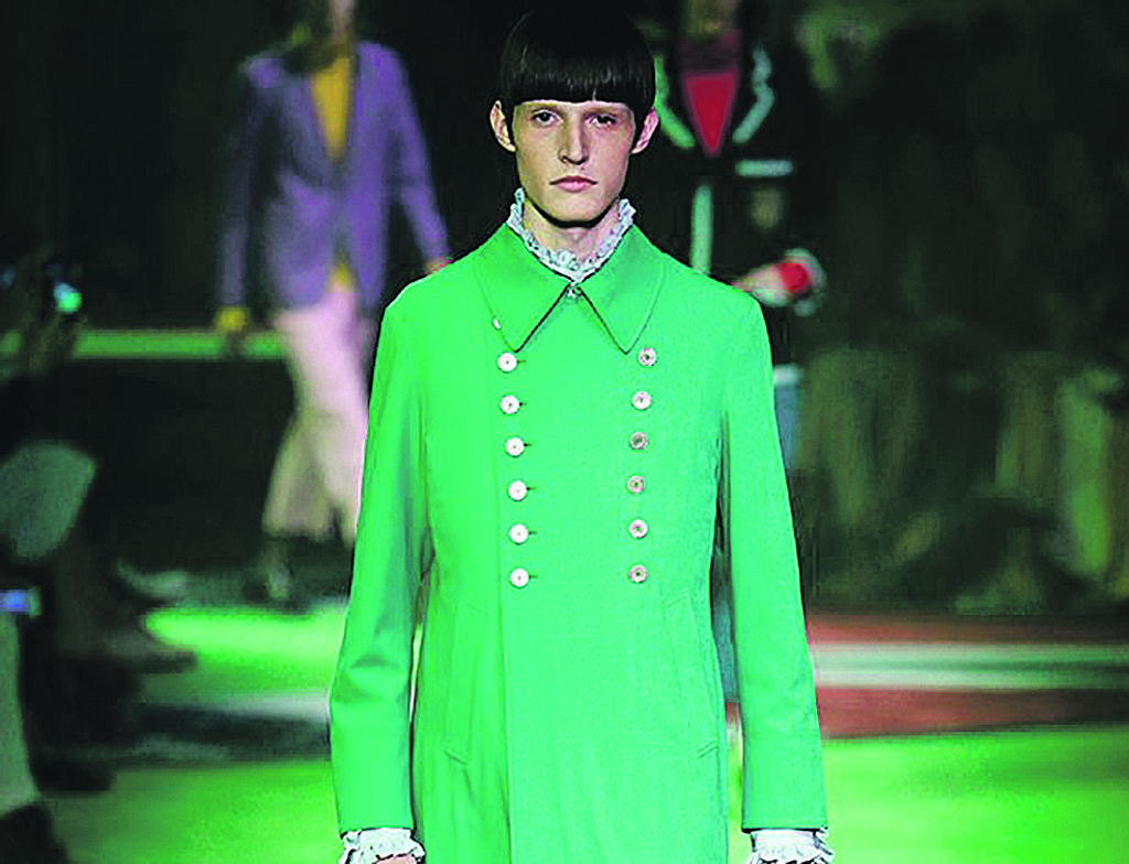 O curitibano Victor Kusma abriu o desfile da Gucci na Semana de Moda de Milão.