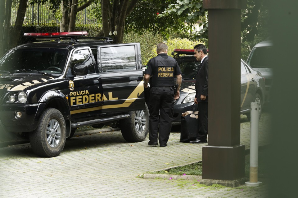 Policiais federais já haviam realizado busca e apreensão de documentos na sede da CR Almeida, em Curitiba, no mês de fevereiro. | Foto: Lineu Filho/Gazeta do Povo