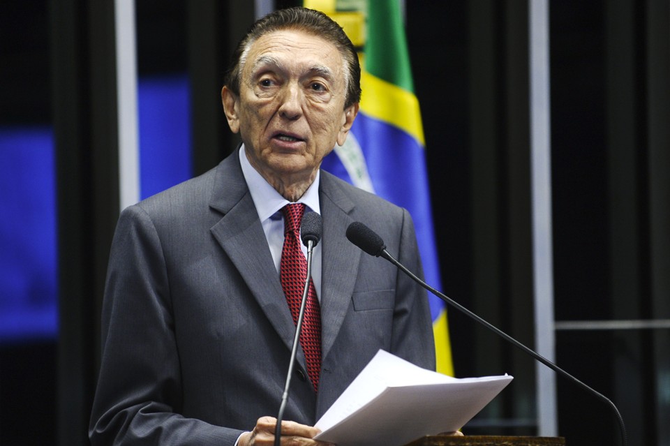 Edison Lobão (PMDB-MA) discursa no Senado | Marcos Oliveira/Agência Senado